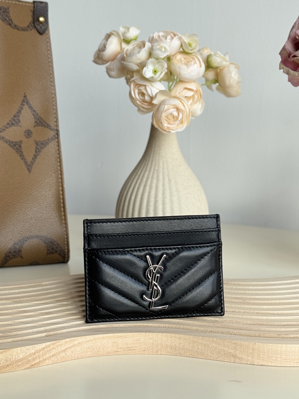 イヴサンローラン財布正面デザイン